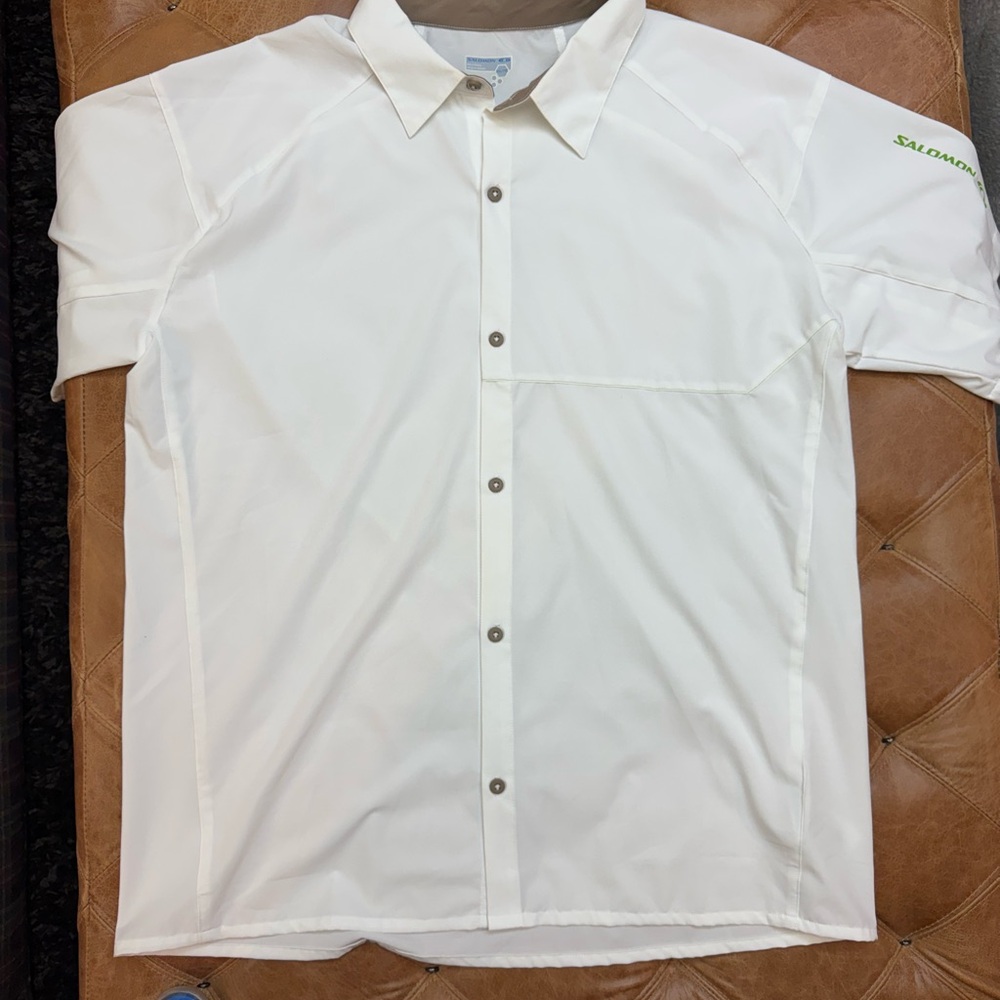 Salomon XXL button up top, new never worn.